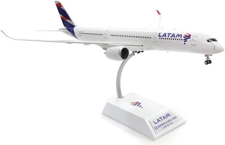 Tokom leta 200 LATAM Airlines A350-900 A7-AMA sa postoljem ograničeno izdanje od samo 77 komada širom svijeta ograničeno izdanje aviona