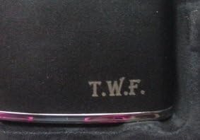 Personalizovana Crna tikvica od nerđajućeg čelika 6oz sa 2 skrivene tot čašice u bazi FLC3-dodajte ime/inicijale