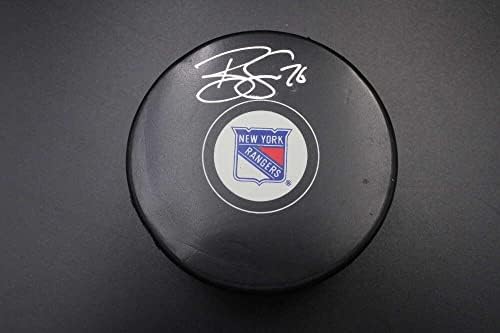 Brady Skjei potpisan Auto autogram Rangers Hockey Puck Steiner D7772-autograme NHL Paks